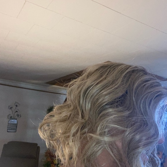 Belle Tress wig - Picture 3 of 8